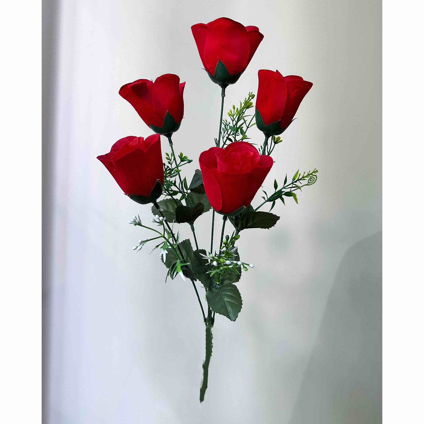 A-540/5 Червен кадифен букет от розови пъпки